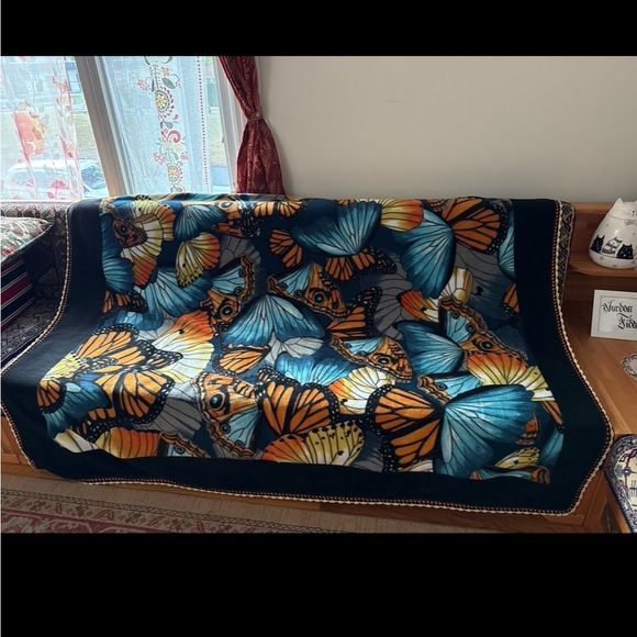 Butterfly Print Fleece Blanket - Picture 6 of 7